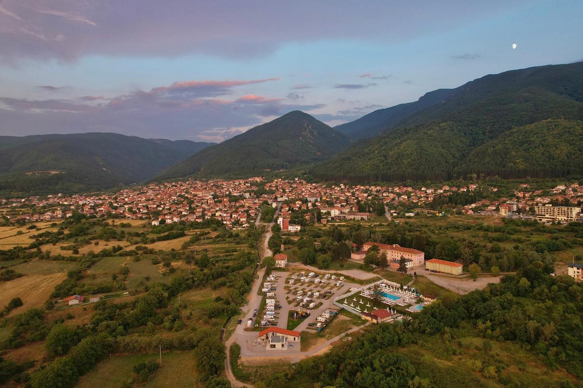 7 Lakes Camping Saparewa Banja Exterior foto