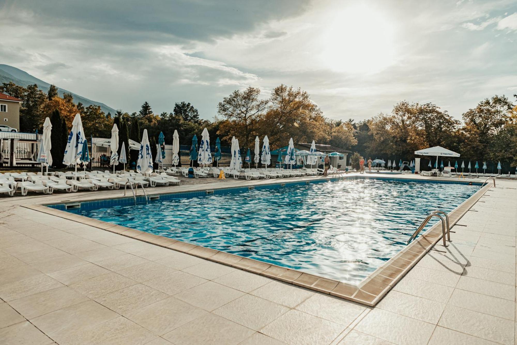 7 Lakes Camping Saparewa Banja Exterior foto